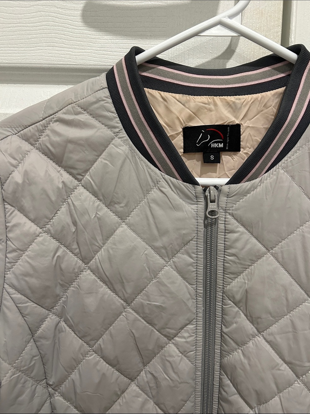 Quilted Bomber Jacket in Light Gray - HKM - Picture 3 of 5